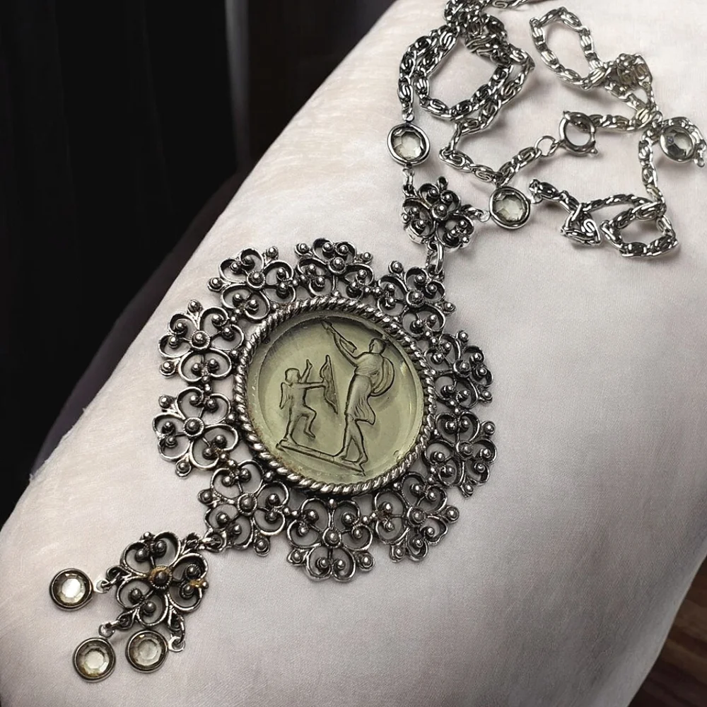 GOLDETTE Vintage Silver Intaglio Glass Cameo Cupid Venus Tassel Necklace